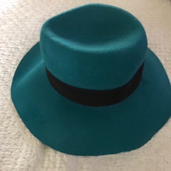 100% wool hat - Picture 3 of 4